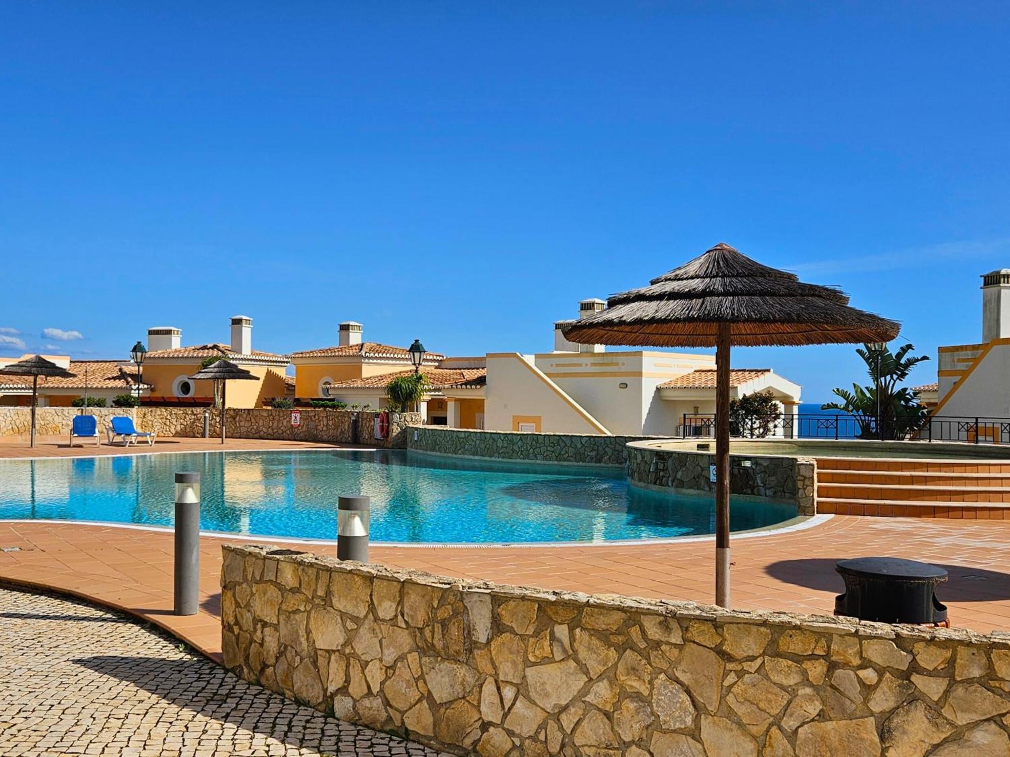The View - Santo Antonio Villas, Golf & Spa Salema Bagian luar foto